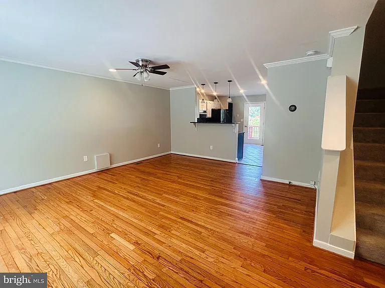 400 Munsons Hill Ct — Photo 4