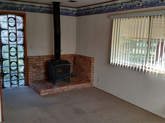 3rd image of 637 W Northern Ave