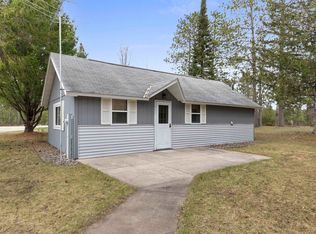 W11515 Eagle Rd, Crivitz, WI 54114