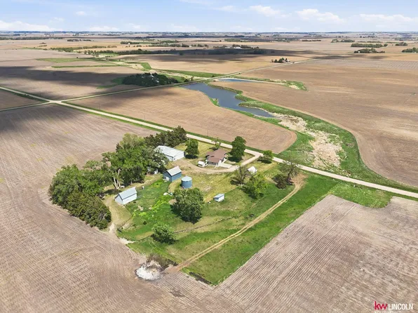 2371 N Rd, Dwight, NE 68635