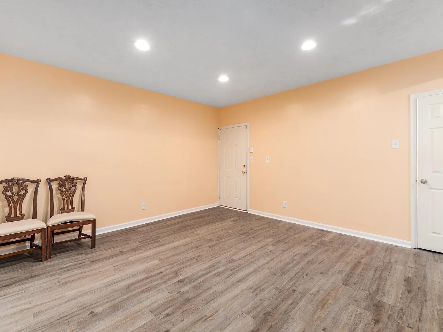 2 bed, 957 sqft, $1,600 — Photo 3