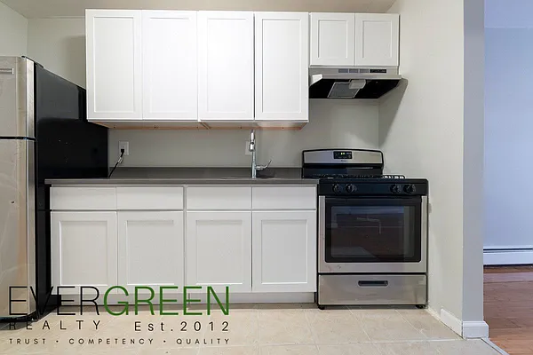 Rented by Evergreen Apartments BK | media 1