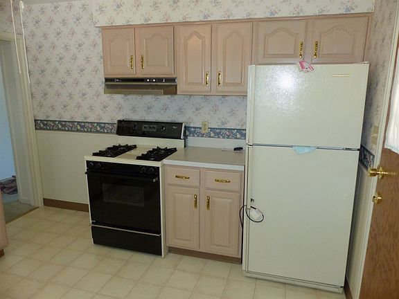 3rd image of 820 S Lombardy Dr