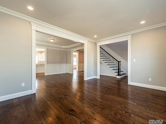 3rd image of 384 Starke Ave
