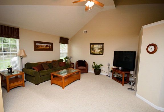 4th image of 1194 Cinnamon Dr