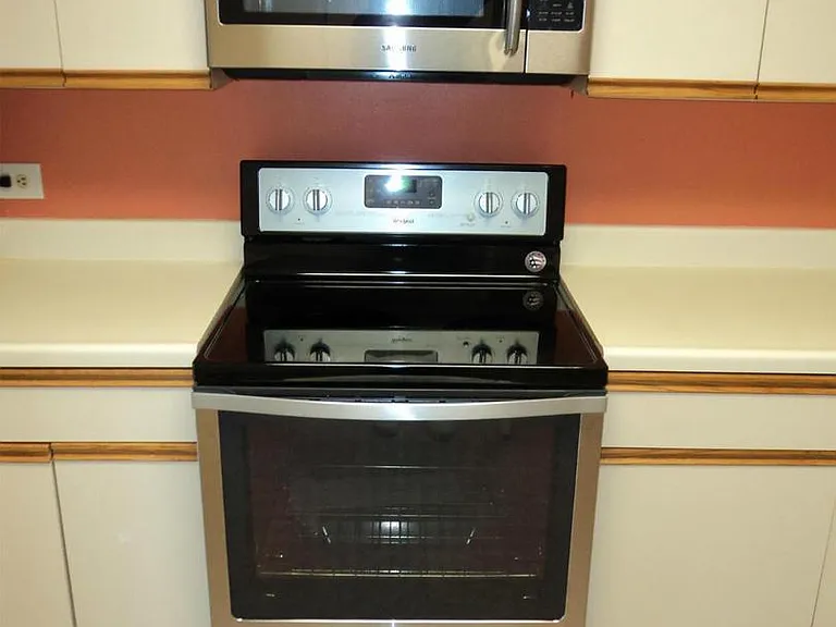 Electric stove and oven