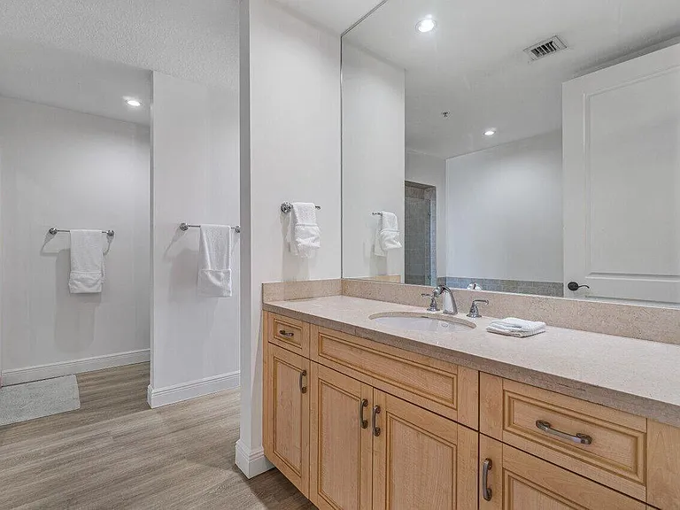 200 NE 2nd Ave #401 — Photo 7