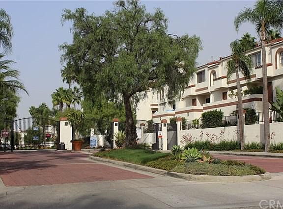 3rd image of 2931 Plaza Del Amo Unit 136