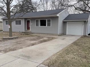 516 Yale Ave, Alma, MI 48801