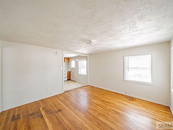 3rd image of 1849 S Higbee Ave