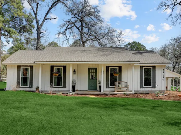 29040 E Lake Dr, Hempstead, TX 77445