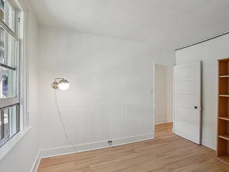 31A Oakwood St — Photo 2
