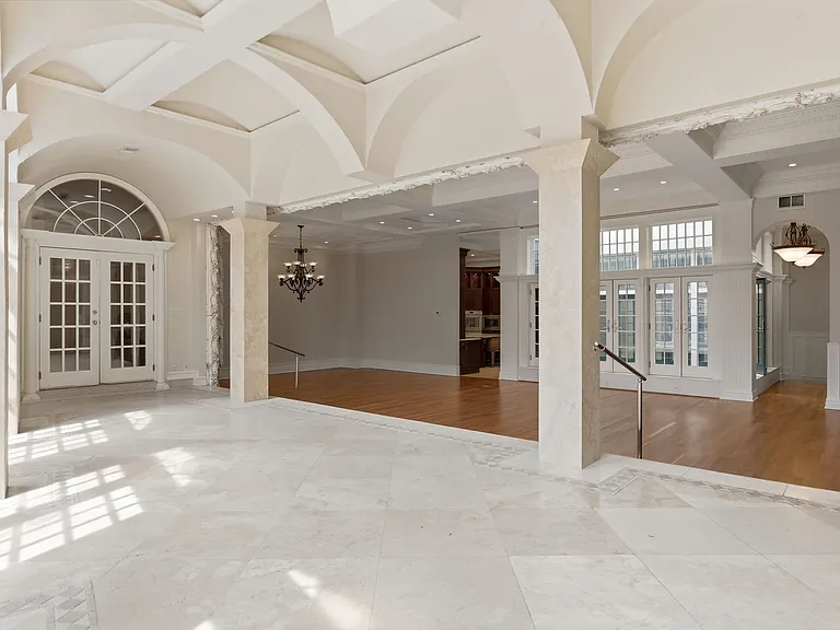 2650 N Lincoln Ave — Photo 18