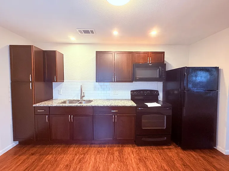 1508 Big Meadow Dr — Photo 9