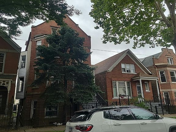 3rd image of 2715 W 23rd Pl