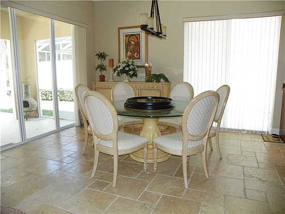 5th image of 8305 SE Palm Hammock Ln