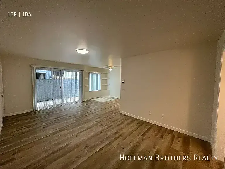 15000 Burbank Blvd #202 — Photo 9