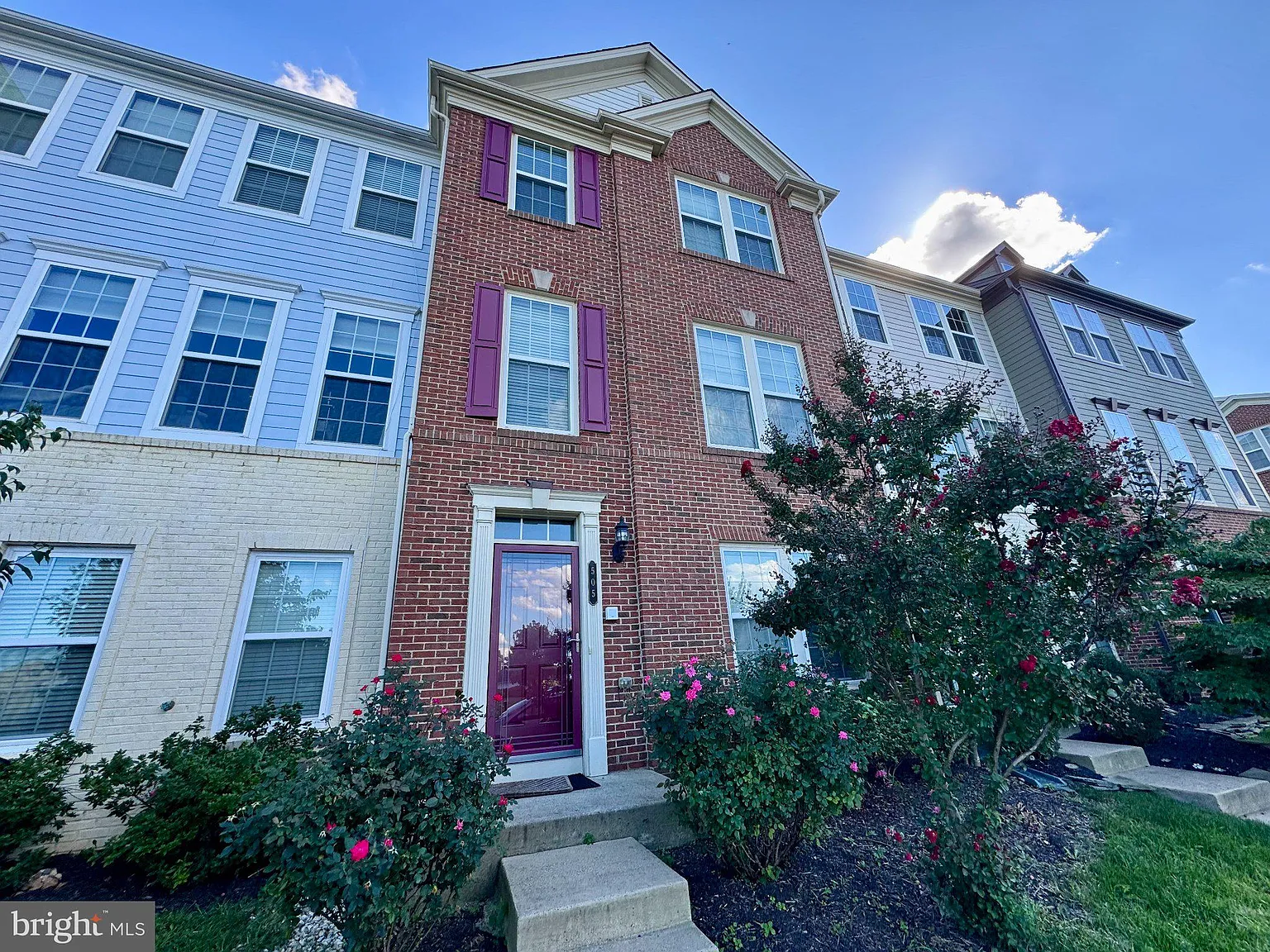 4 bed, 3.5 bath, 2120 sqft, $3,250 — Photo 2