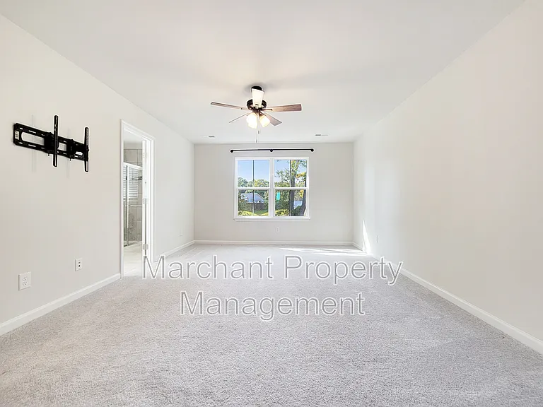 111 Marthawood Ln — Photo 22