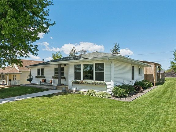 5th image of 107 1st St SE