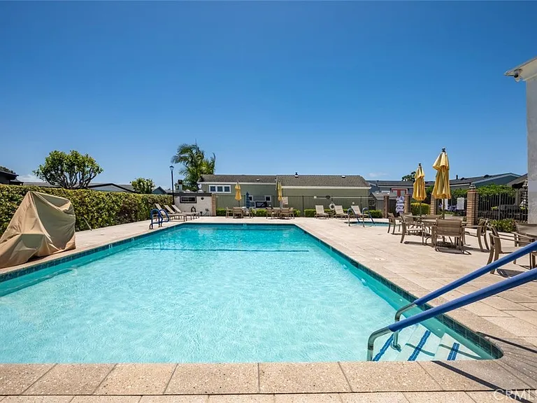 4292 Lahaina Dr — Photo 14