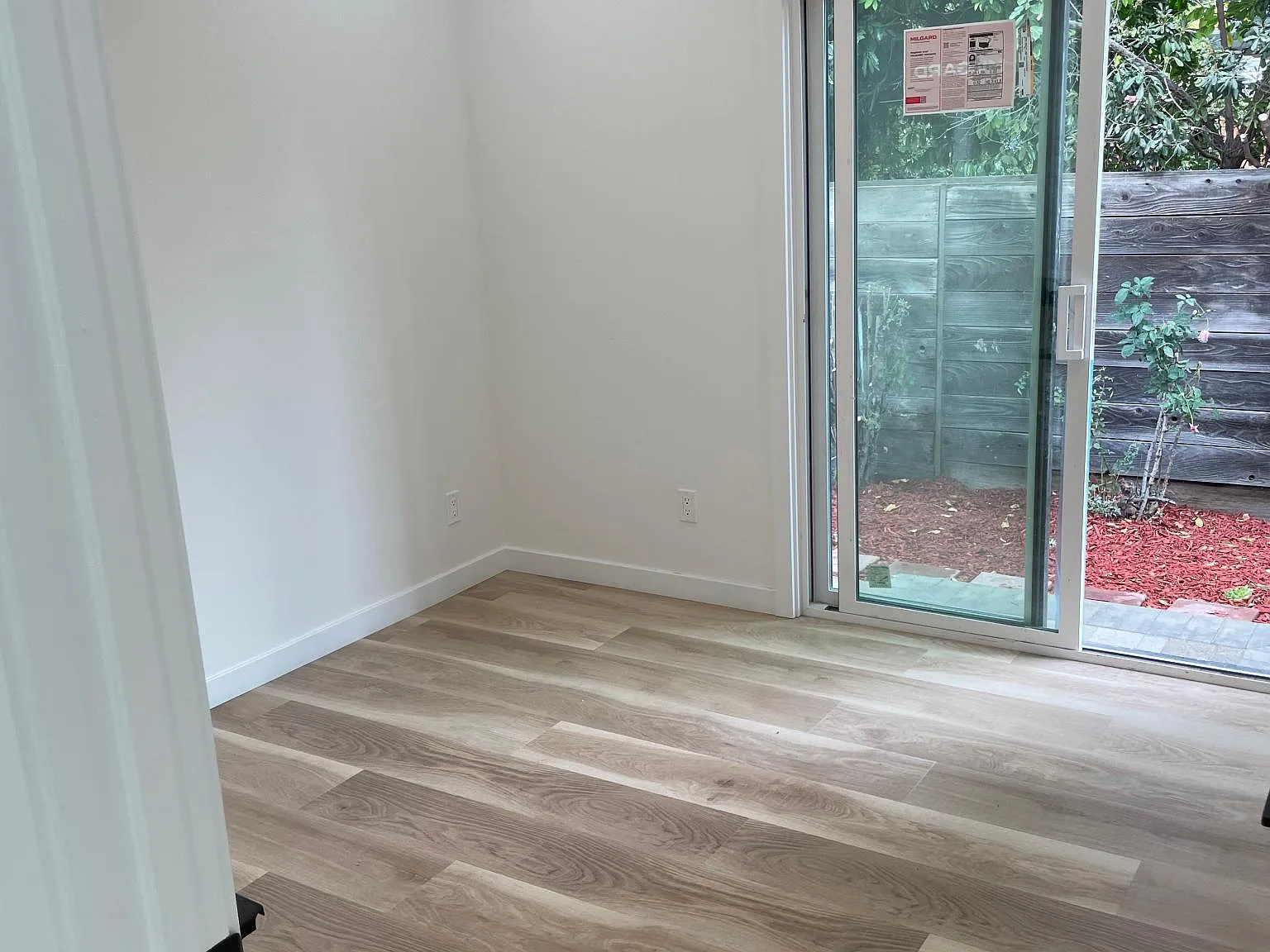 451 Juanita Dr — Photo 4