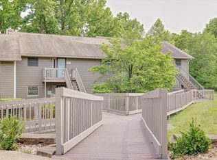9475 S Pointe Retreat Dr, Bloomington, IN 47401