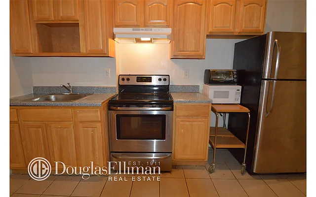 Rented by Douglas Elliman | media 17