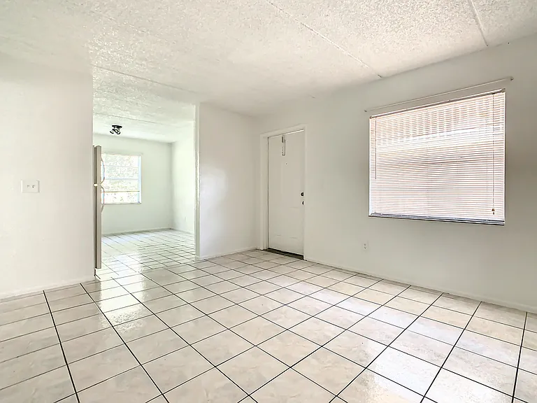 714 Michigan Ct #4 — Photo 6