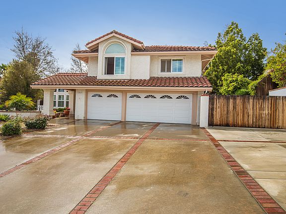 3rd image of 2069 Tilbury Ct