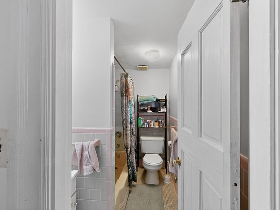 2nd image of 1069 Beacon St APT 2