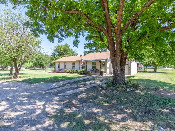 641 3rd St, Tuscola, TX 79562