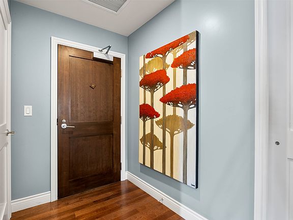 4th image of 370 Battle St W #202