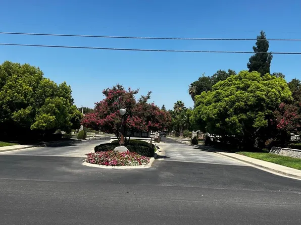 1702 S Manzanita Street, Visalia, CA 93292