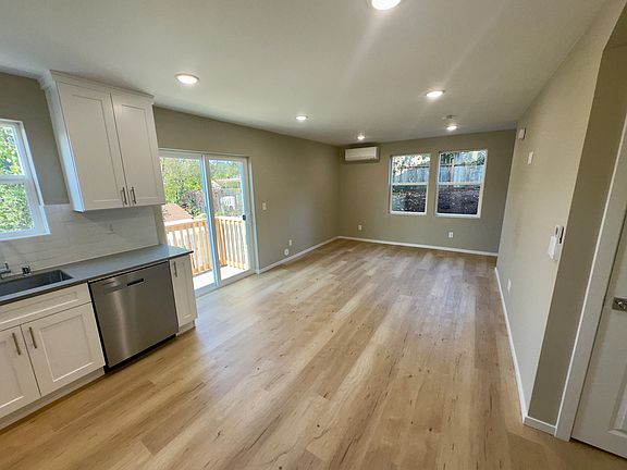4th image of 3538 S Brandon St