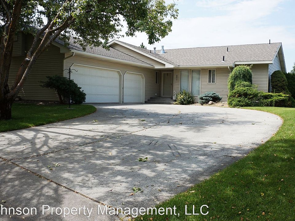 1st image of 6011 N Park View Ln