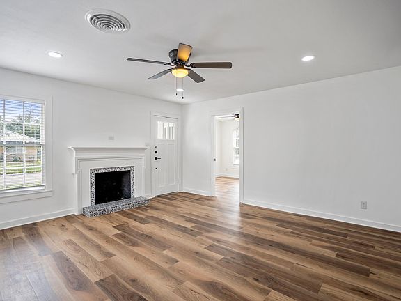 4th image of 206 S Haswell Dr