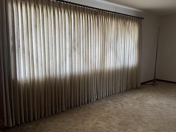 2nd image of 301 S Pecos St