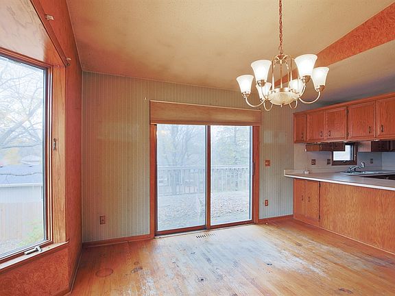 5th image of 3315 126th St E