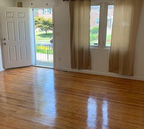 3rd image of 1046 N Academy Ave