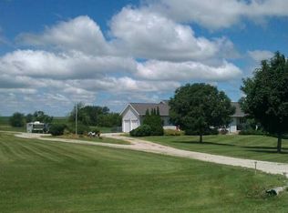 4654 Alice Rd, Center Point, IA 52213