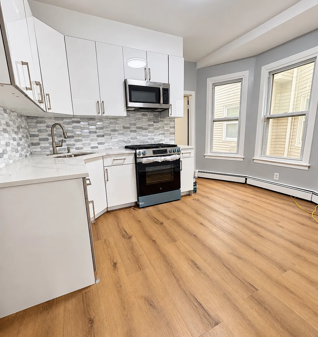 2 bed, $2,400 — Photo 3