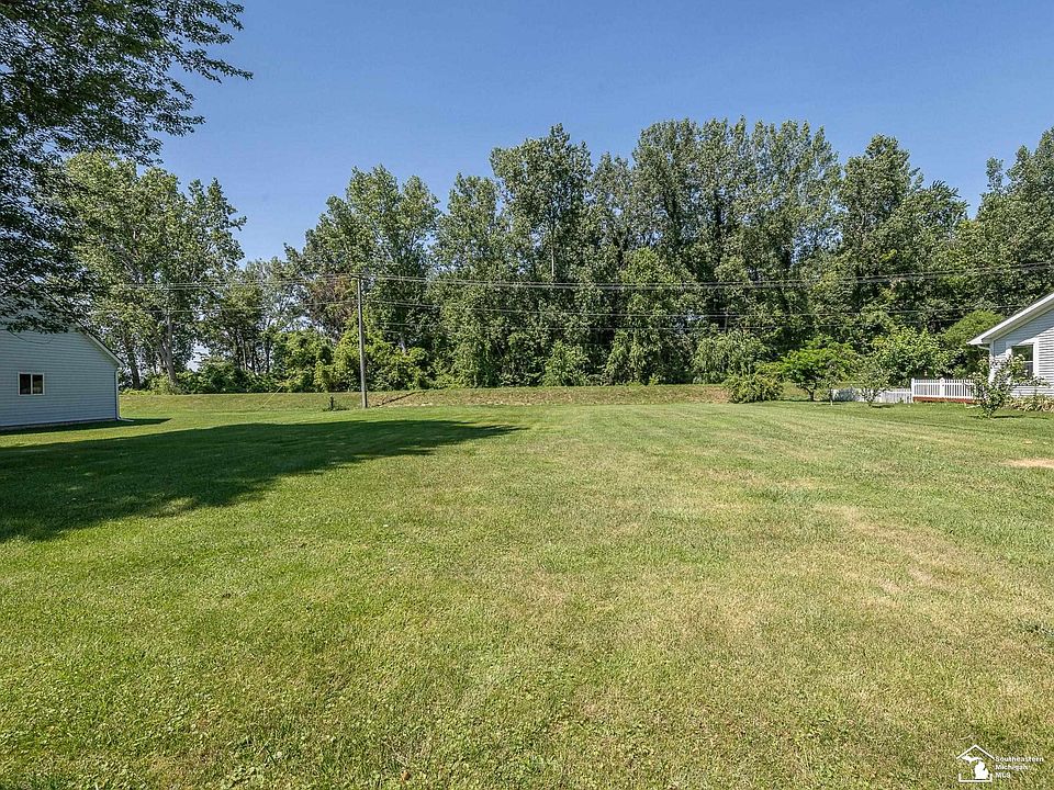 1st image of Sycamore Rd