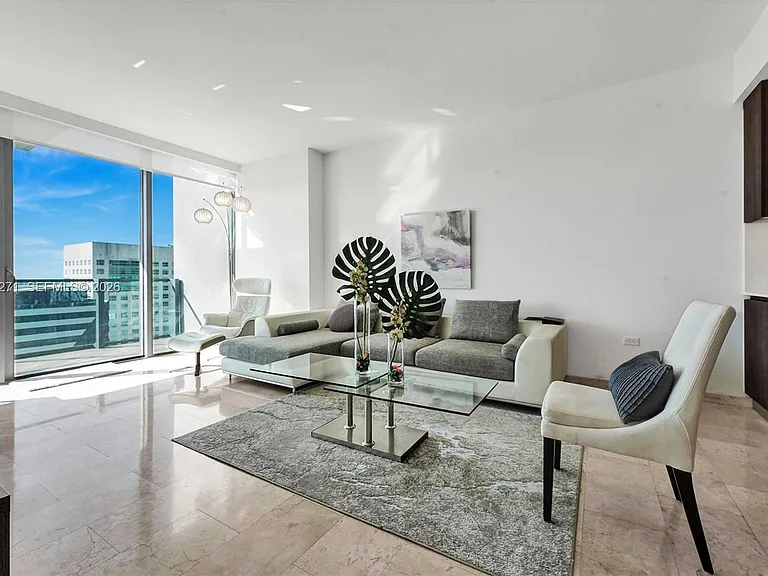 88 SW 7th St #2106 — Photo 11