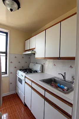 Sold by Superior Realty Service | media 16