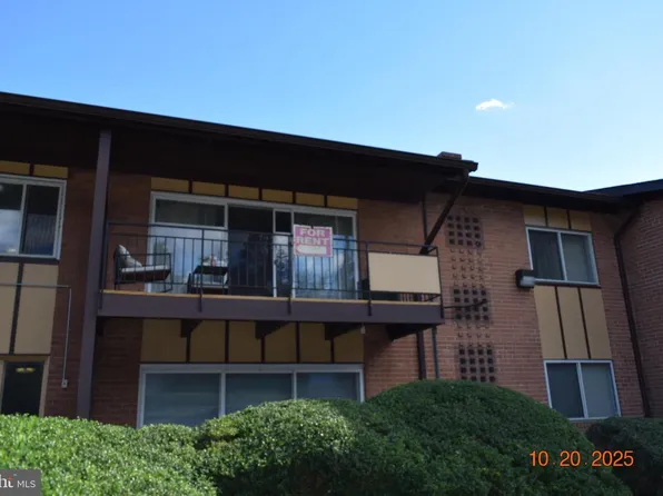 10027 Fair Woods Dr #322, Fairfax, VA 22030