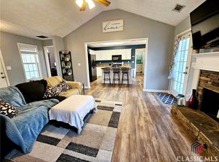 1528 Riverglen Dr, Loganville, GA 30052