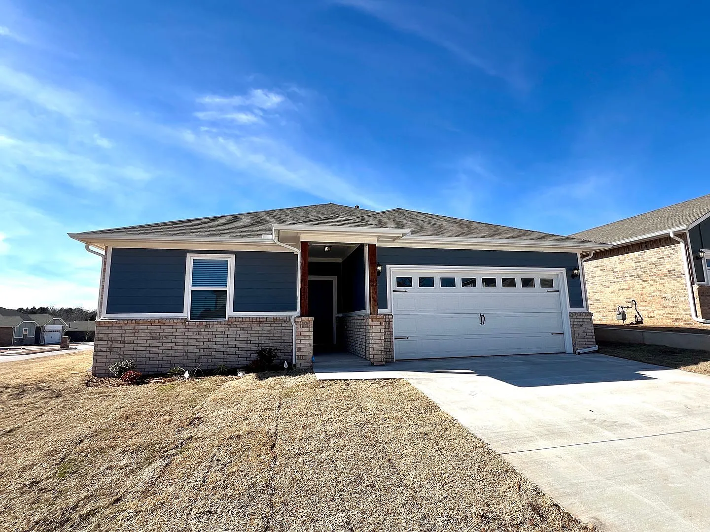 4 Bedroom 2 Bathroom 2 Car Garage Home in Oakdale School District — Photo 2