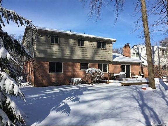 4th image of 3708 Middleton Dr