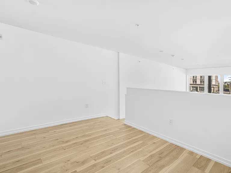 458 N 5th St #3 — Photo 6